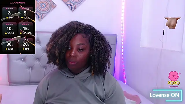 Snapshot of ebony_NeighborMoans chatting on 25, 9, 2025 ebony NeighborMoans online show from 25, 9, 2025