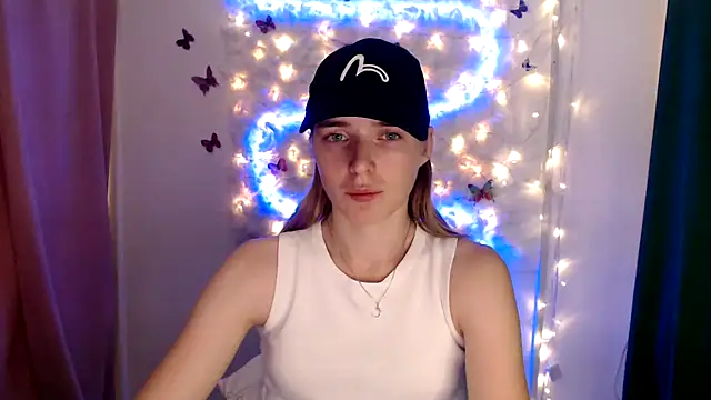 JuiceLips   online show from 8, 9, 2025