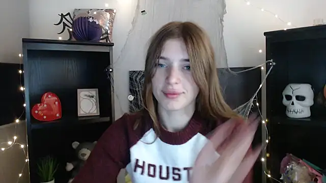 JuiceLips   online show from 7, 11, 2025