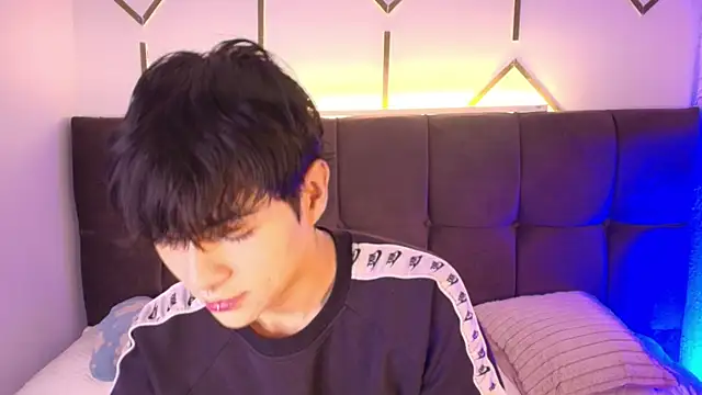 AleAurarashi online show from 11, 4, 2026