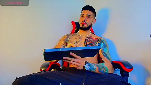 Snapshot of amodeus_bael_ chatting on 1, 11, 2025 amodeus bael online show from 1, 11, 2025