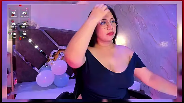 Snapshot of BBWCloe_ chatting on 4, 10, 2025 BBWCloe online show from 4, 10, 2025