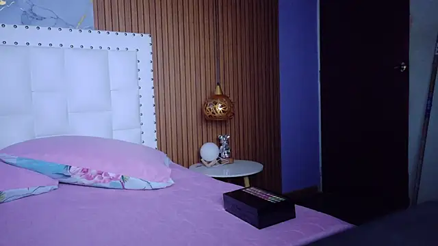 mamaneedsfun online show from 8, 11, 2025