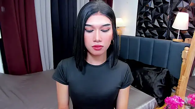 MaxCollins online show from 8, 11, 2025