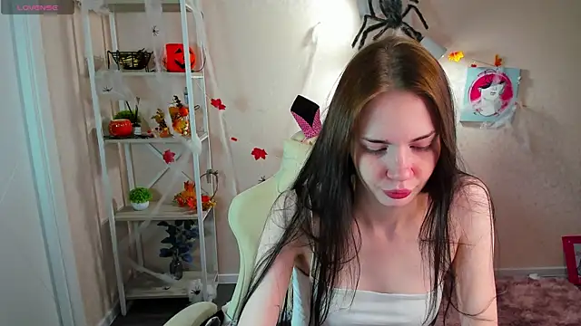 Jennie Hunter online show from 6, 11, 2025