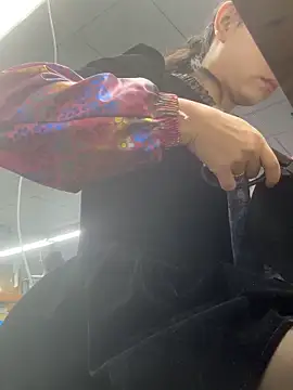 Snapshot of DHJM168 chatting on 12, 11, 2025 DHJM168 online show from 12, 11, 2025