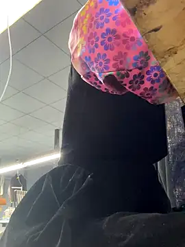 Snapshot of DHJM168 chatting on 12, 11, 2025 DHJM168 online show from 12, 11, 2025