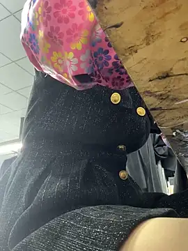 Snapshot of DHJM168 chatting on 14, 11, 2025 DHJM168 online show from 14, 11, 2025