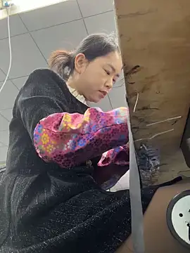 Snapshot of DHJM168 chatting on 19, 11, 2025 DHJM168 online show from 19, 11, 2025