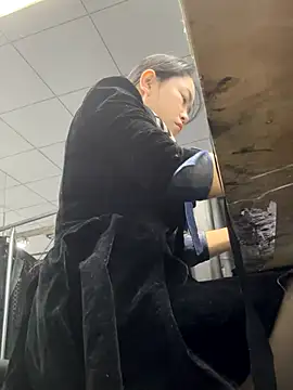 Snapshot of DHJM168 chatting on 25, 11, 2025 DHJM168 online show from 25, 11, 2025