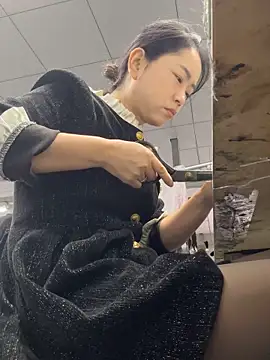 Snapshot of DHJM168 chatting on 27, 11, 2025 DHJM168 online show from 27, 11, 2025