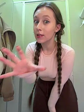 FroggyAnna online show from 2, 3, 2026