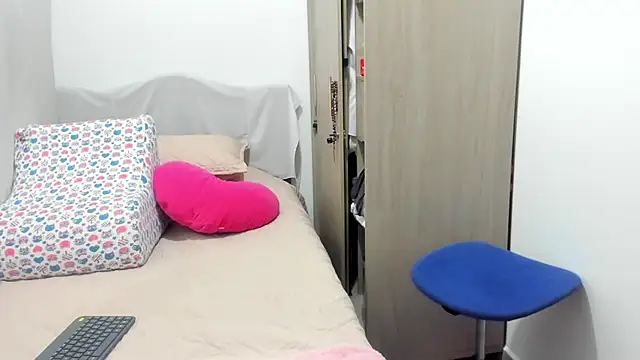 Isbettyche online show from 31, 10, 2025