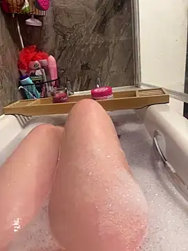 Imogenbabyyy online show from 6, 1, 2026