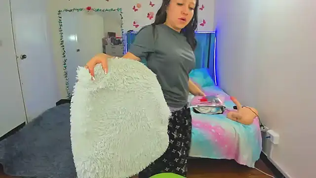 Luna Analya online show from 15, 9, 2025