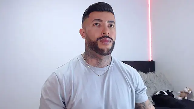 Snapshot of andrea_de_lucaa chatting on 1, 10, 2025 andrea de lucaa online show from 1, 10, 2025