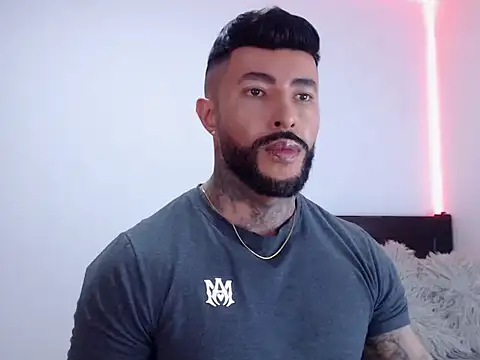 Snapshot of andrea_de_lucaa chatting on 18, 10, 2025 andrea de lucaa online show from 18, 10, 2025