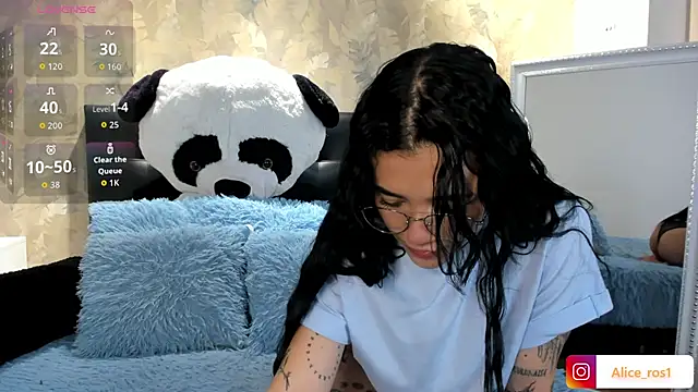 Snapshot of alice_rose5 chatting on 17, 10, 2025 alice rose5 online show from 17, 10, 2025