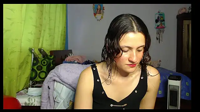 Snapshot of lindasyt chatting on 12, 9, 2025 lindasyt online show from 12, 9, 2025
