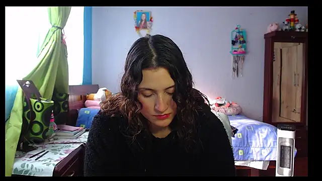 Snapshot of lindasyt chatting on 15, 9, 2025 lindasyt online show from 15, 9, 2025