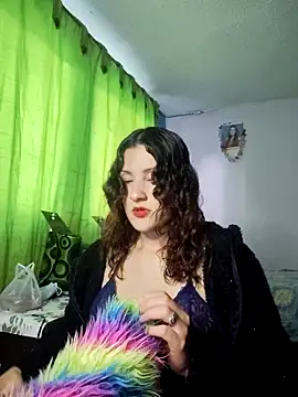 Snapshot of lindasyt chatting on 18, 9, 2025 lindasyt online show from 18, 9, 2025