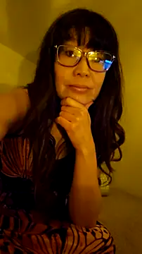 Snapshot of LeemaBean chatting on 8, 11, 2025 LeemaBean online show from 8, 11, 2025