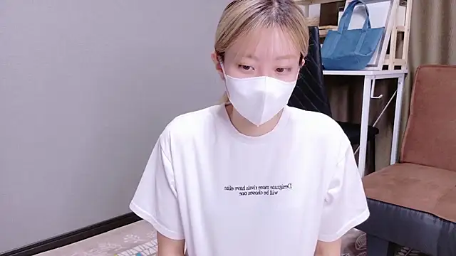 Snapshot of Nana__ch chatting on 7, 10, 2025 Nana ch online show from 7, 10, 2025