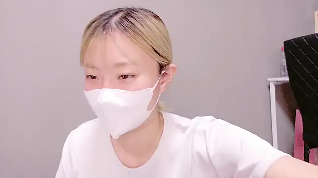 Snapshot of Nana__ch chatting on 20, 10, 2025 Nana ch online show from 20, 10, 2025