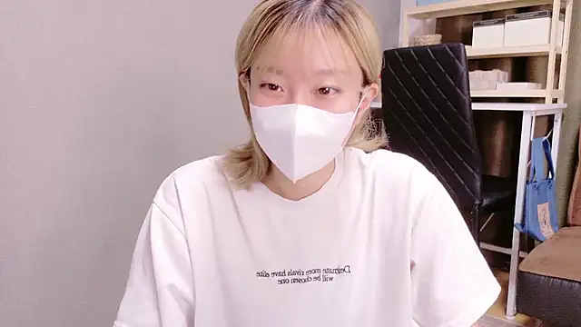 Snapshot of Nana__ch chatting on 21, 10, 2025 Nana ch online show from 21, 10, 2025