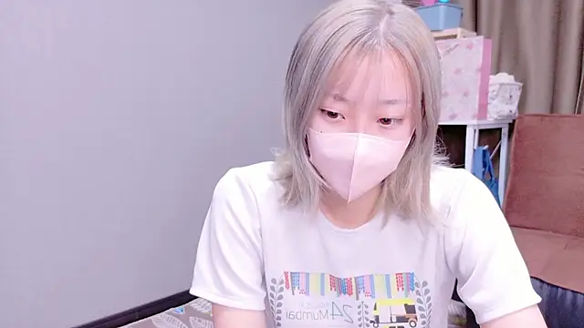 Snapshot of Nana__ch chatting on 4, 11, 2025 Nana ch online show from 4, 11, 2025