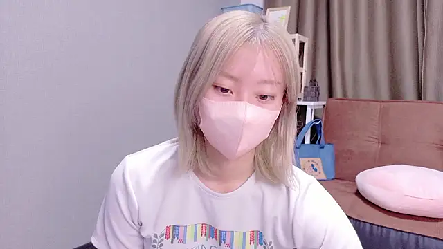 Snapshot of Nana__ch chatting on 8, 11, 2025 Nana ch online show from 8, 11, 2025