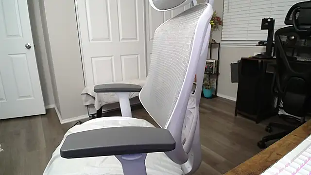 Snapshot of SHEILYN_ chatting on 17, 9, 2025 SHEILYN  online show from 17, 9, 2025