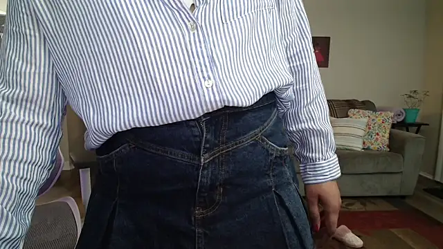 Snapshot of SHEILYN_ chatting on 14, 10, 2025 SHEILYN  online show from 14, 10, 2025