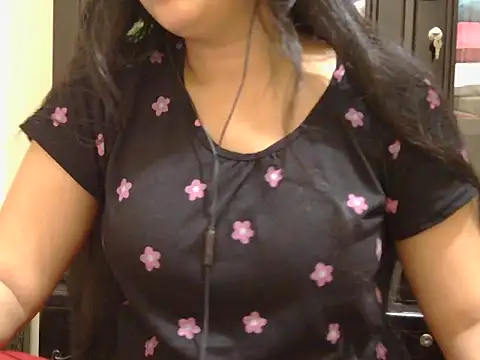 Snapshot of fairy_queen07 chatting on 28, 9, 2025 fairy queen07 online show from 28, 9, 2025