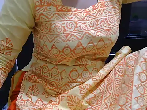 Snapshot of fairy_queen07 chatting on 14, 10, 2025 fairy queen07 online show from 14, 10, 2025