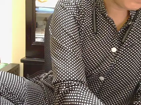 Snapshot of fairy_queen07 chatting on 23, 10, 2025 fairy queen07 online show from 23, 10, 2025