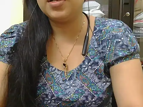 Snapshot of fairy_queen07 chatting on 24, 11, 2025 fairy queen07 online show from 24, 11, 2025