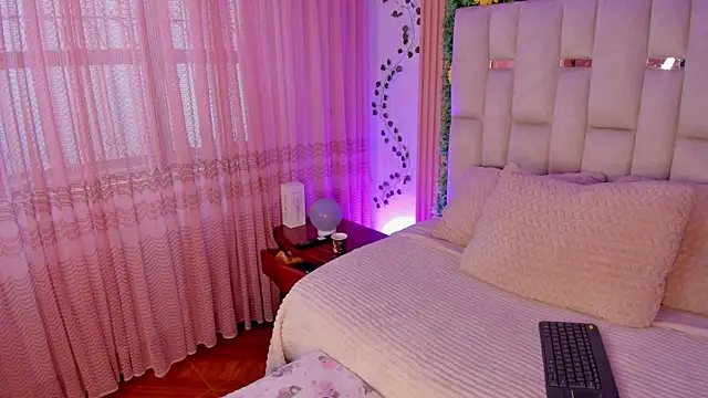 Snapshot of Tiffany_Nm chatting on 9, 9, 2025 Tiffany Nm online show from 9, 9, 2025