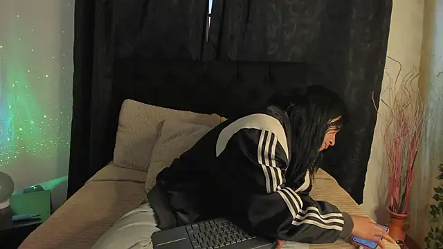 Snapshot of Tiffany_Nm chatting on 10, 11, 2025 Tiffany Nm online show from 10, 11, 2025