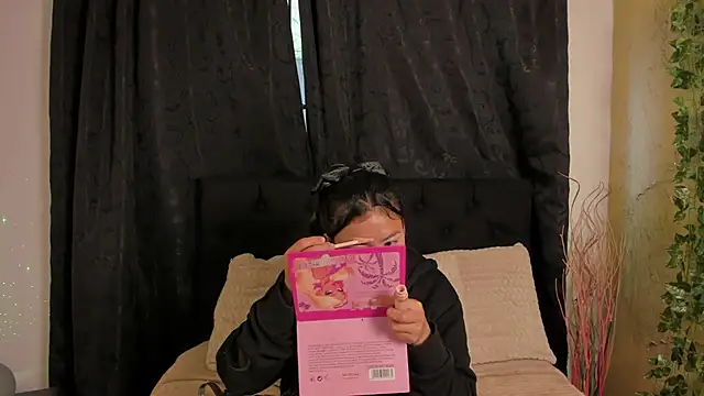 Snapshot of Tiffany_Nm chatting on 17, 11, 2025 Tiffany Nm online show from 17, 11, 2025