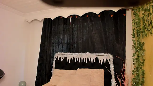 Snapshot of Tiffany_Nm chatting on 15, 12, 2025 Tiffany Nm online show from 15, 12, 2025