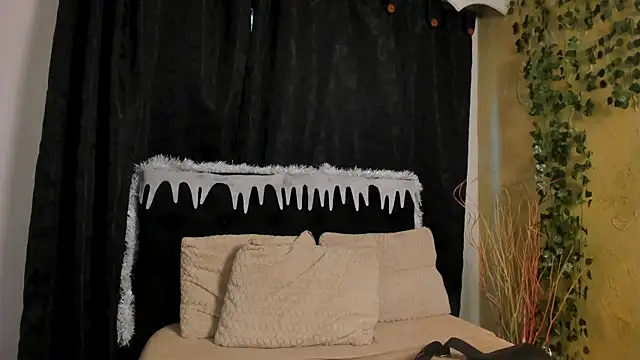 Snapshot of Tiffany_Nm chatting on 17, 12, 2025 Tiffany Nm online show from 17, 12, 2025