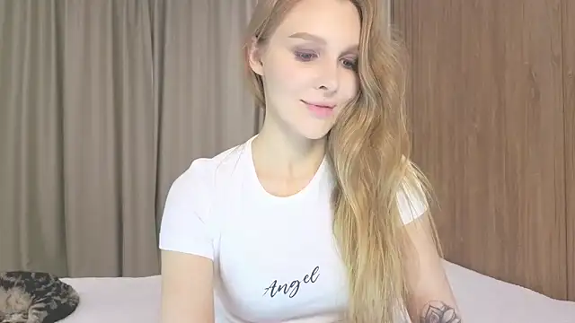 Snapshot of Brigitte_Bardot chatting on 22, 9, 2025 Brigitte Bardot online show from 22, 9, 2025