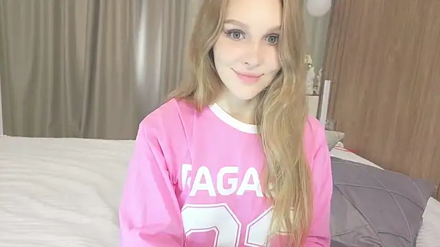 Snapshot of Brigitte_Bardot chatting on 3, 10, 2025 Brigitte Bardot online show from 3, 10, 2025