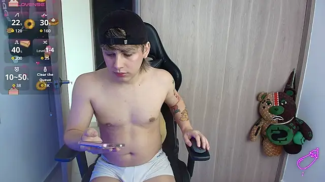 Snapshot of brunothompson3 chatting on 13, 10, 2025 brunothompson3 online show from 13, 10, 2025