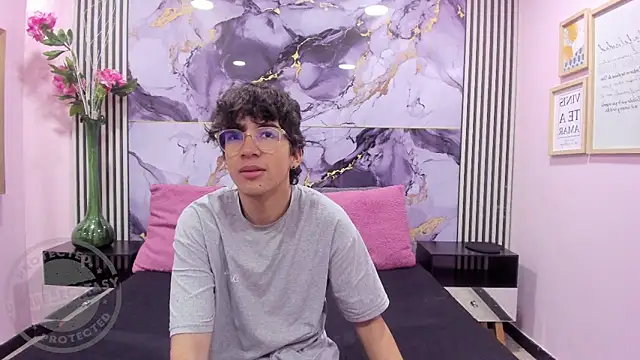 Desire Ecstasy online show from 13, 10, 2025