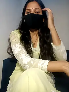 Snapshot of TheSassyGirl7 chatting on 11, 11, 2025 TheSassyGirl7 online show from 11, 11, 2025