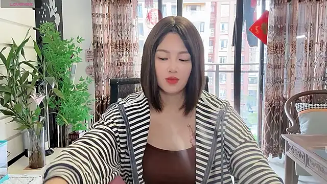 Snapshot of FeilL2t chatting on 19, 11, 2025 FeilL2t online show from 19, 11, 2025