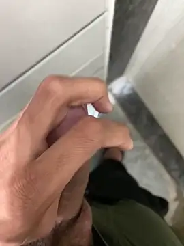 Snapshot of RahulisHorny_007 chatting on 16, 10, 2025 RahulisHorny 007 online show from 16, 10, 2025