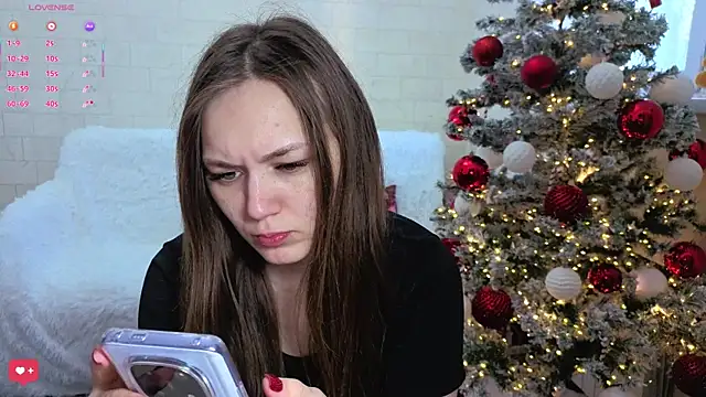 Snapshot of AlisaWyn chatting on 16, 12, 2025 AlisaWyn online show from 16, 12, 2025